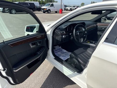 Used 2016 Mercedes-Benz E 350 4MATIC Sedan image 17