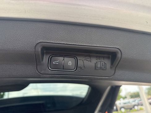 Used 2023 Ford Explorer XLT w/ Equipment Group 202A RWD image 28