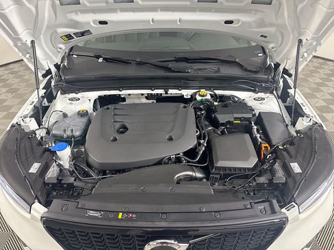 Used 2026 Volvo XC40 B5 Plus AWD/4WD image 39