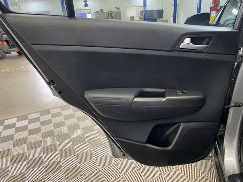 Used 2021 Kia Sportage LX image 21