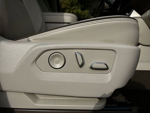 Used 2022 GMC Yukon XL Denali AWD/4WD image 33