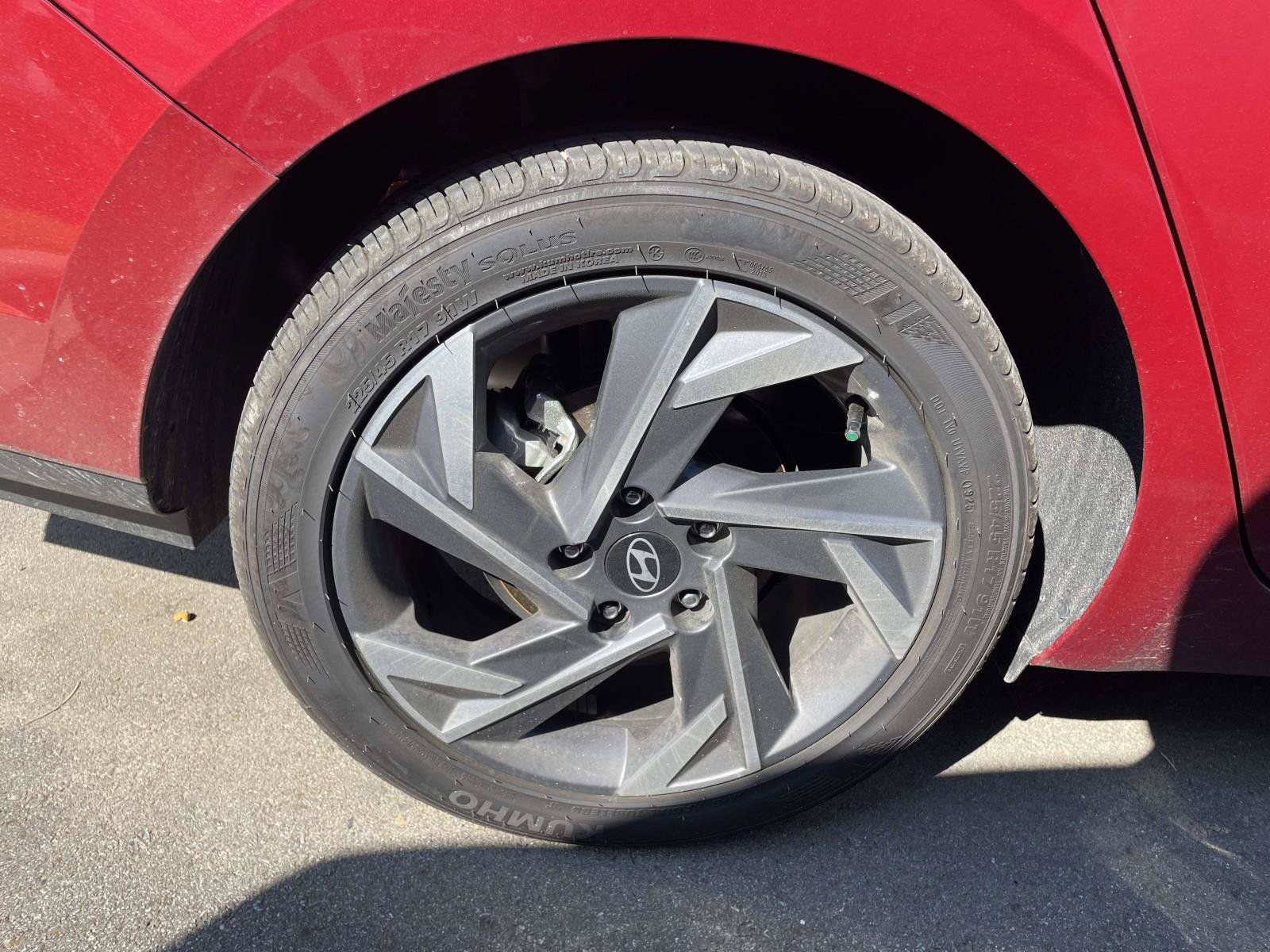 Certified 2025 Hyundai Elantra Sport FWD image 5