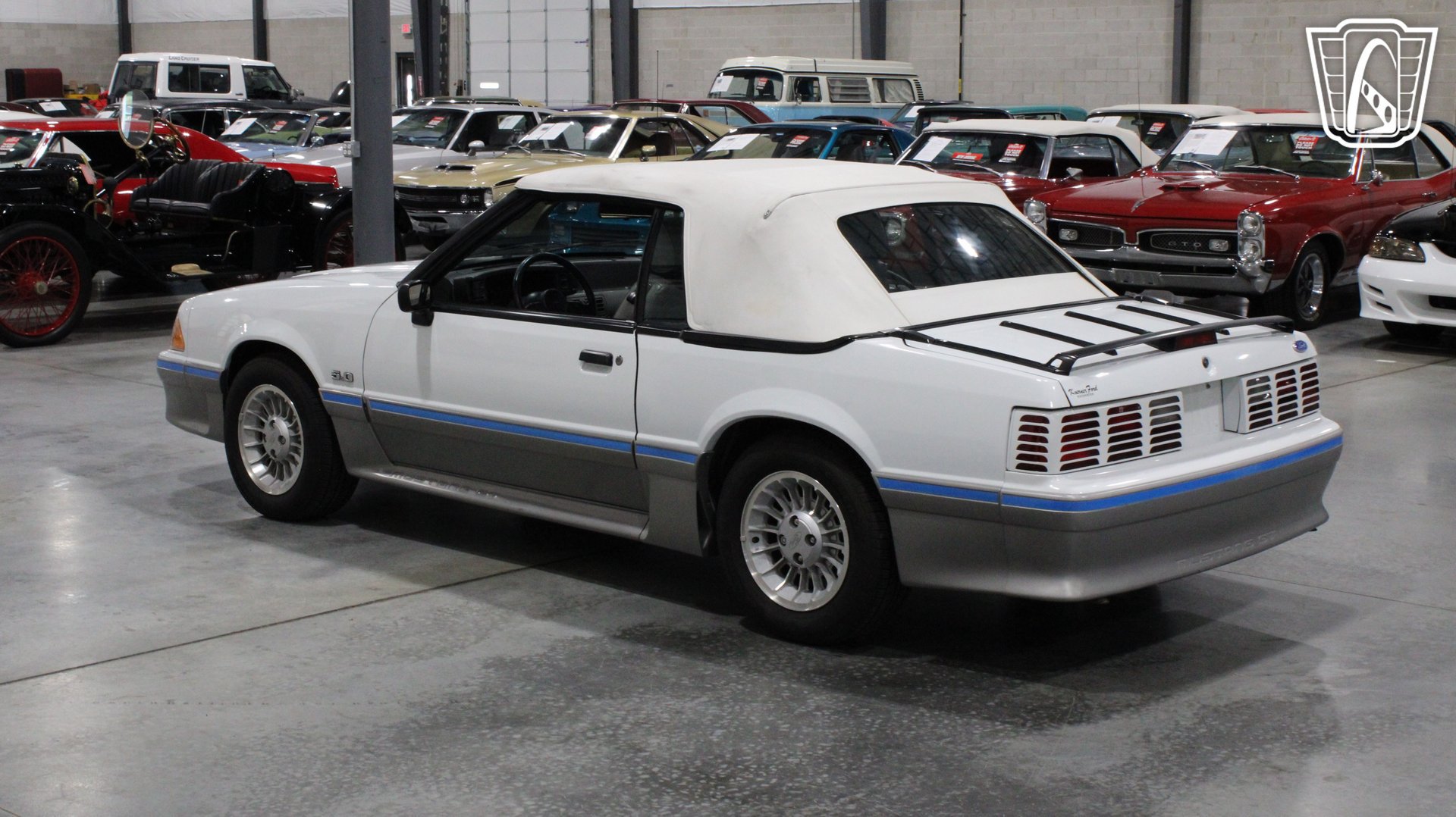 Used 1988 Ford Mustang GT RWD image 14