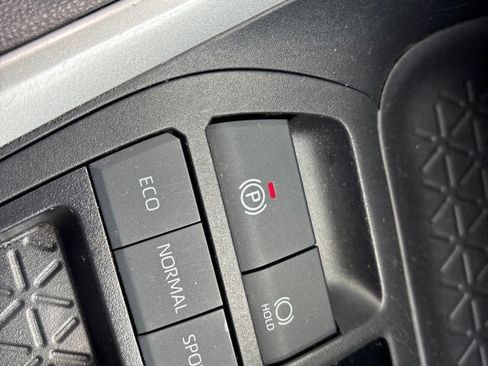 Used 2024 Toyota RAV4 XLE FWD image 25