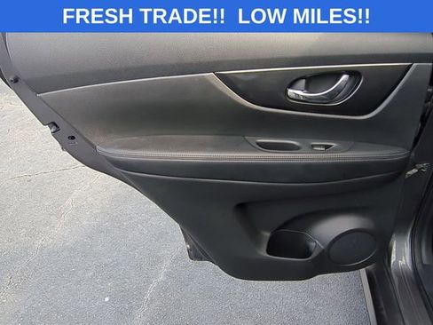 Used 2017 Nissan Rogue SV w/ Sun & Sound Touring Package image 31