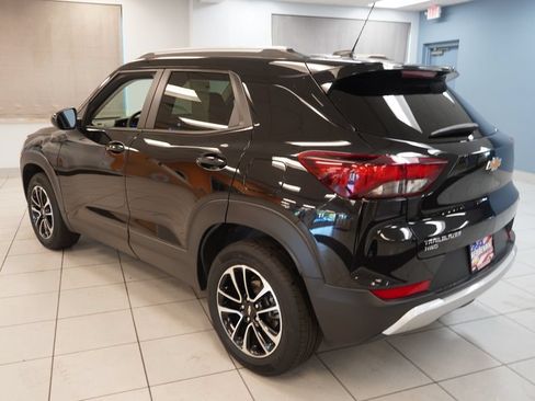 Used 2024 Chevrolet TrailBlazer LT AWD/4WD image 9