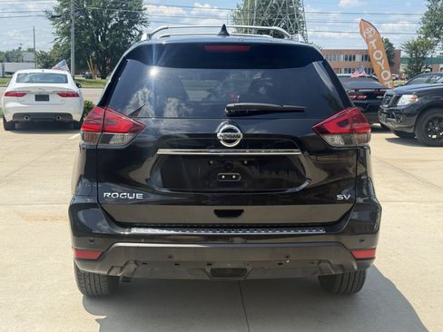 Used 2019 Nissan Rogue SV w/ Premium Package FWD image 6