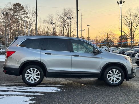 Used 2019 Honda Pilot LX image 6