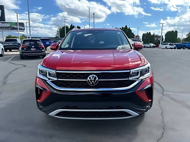 Used 2024 Volkswagen Taos SEL AWD/4WD image 8