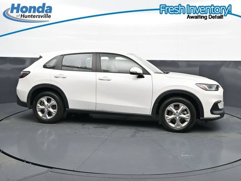 Used 2024 Honda HR-V LX image 11