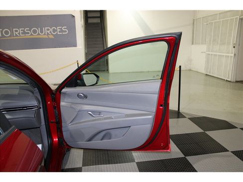 Used 2023 Hyundai Elantra SEL w/ Convenience Package image 22