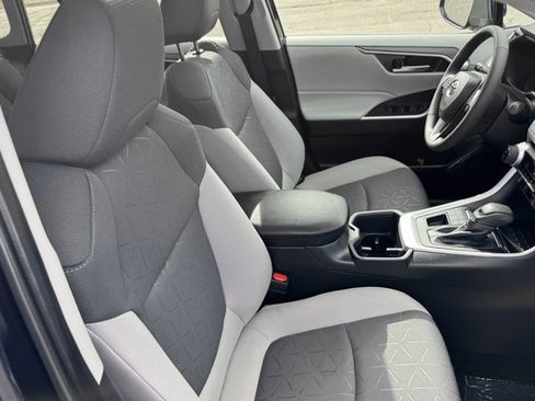 Certified 2025 Toyota RAV4 XLE w/ Convenience Package image 20