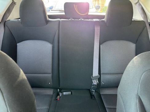 Used 2025 Kia Soul LX w/ LX Technology Package FWD image 36
