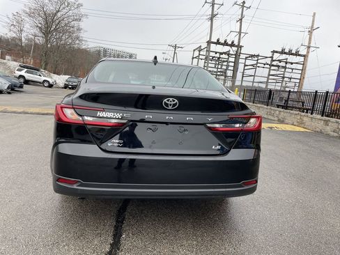 Used 2025 Toyota Camry LE image 4