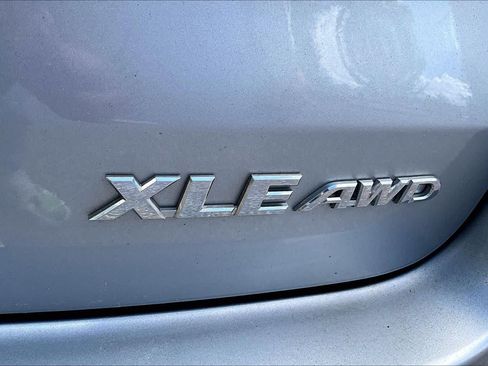 Used 2015 Toyota Highlander XLE AWD/4WD image 10