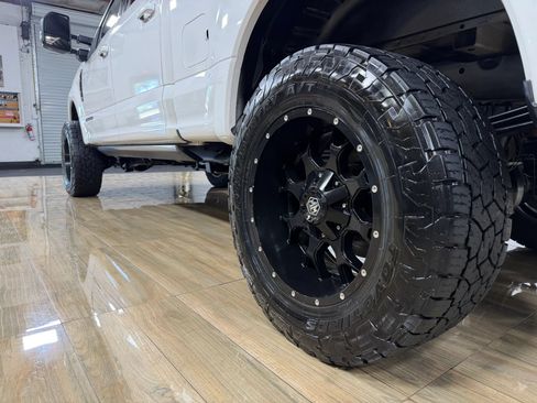 Used 2018 Ford F250 Lariat w/ Lariat Ultimate Package AWD/4WD image 10
