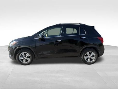 Used 2019 Chevrolet Trax LT w/ LT Convenience Package FWD image 6