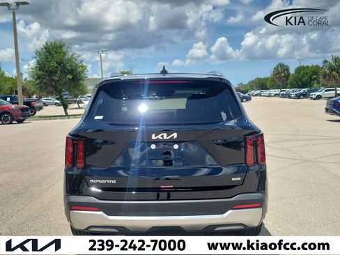 New 2026 Kia Sorento S w/ S Panoramic Sunroof Package AWD/4WD image 5