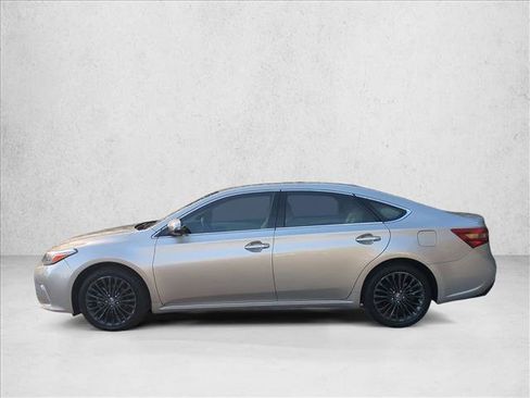 Used 2018 Toyota Avalon Touring image 9