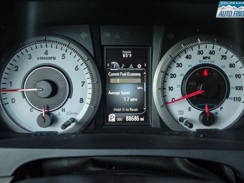 Used 2016 Toyota Sienna SE FWD image 14