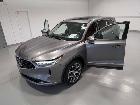 Used 2023 Acura MDX SH-AWD w/ Technology Package image 16