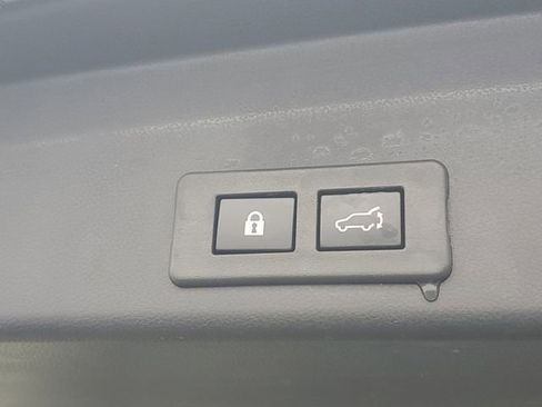 Certified 2023 Subaru Ascent Limited image 9