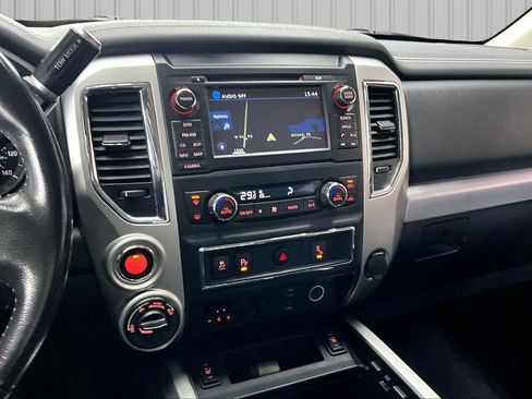 Used 2017 Nissan Titan PRO-4X AWD/4WD image 10