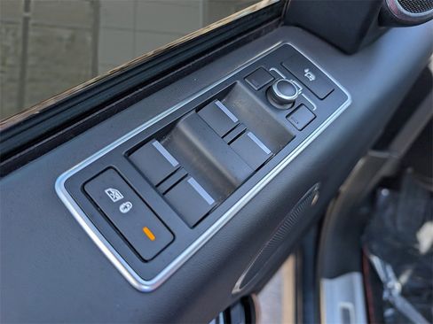 Used 2017 Land Rover Range Rover SV Autobiography Dynamic image 15