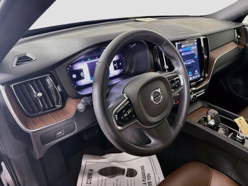 Certified 2024 Volvo XC60 B5 Plus AWD/4WD image 10