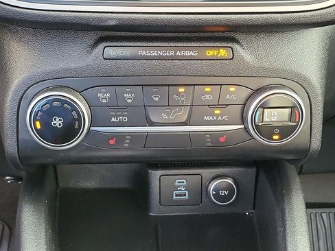 Used 2020 Ford Escape SE image 34