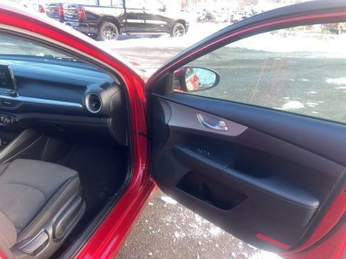 Used 2023 Kia Forte LXS image 6