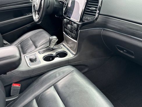 Used 2019 Jeep Grand Cherokee Limited AWD/4WD image 32