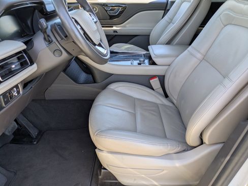 Used 2023 Lincoln Aviator Reserve w/ Equipment Group 201A image 21