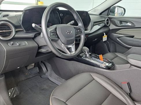 Used 2025 Chevrolet Trax ACTIV w/ Driver Confidence Package FWD image 9