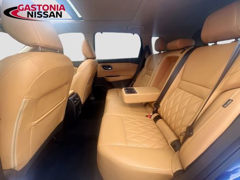 Used 2021 Nissan Rogue Platinum image 32