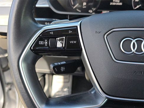 Certified 2022 Audi e-tron Premium image 20