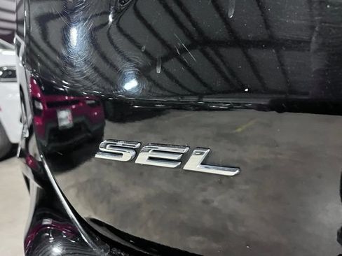 Used 2024 Ford Edge SEL AWD/4WD image 25