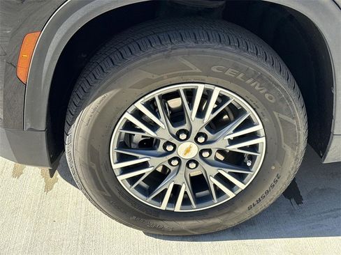 Used 2024 Chevrolet Traverse LT image 30