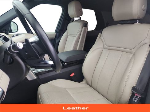 Used 2020 Land Rover Discovery HSE image 11