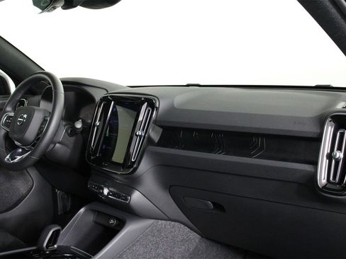 Used 2023 Volvo C40 P8 Recharge Plus image 22