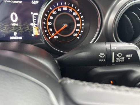 Used 2021 Jeep Gladiator Sport image 15