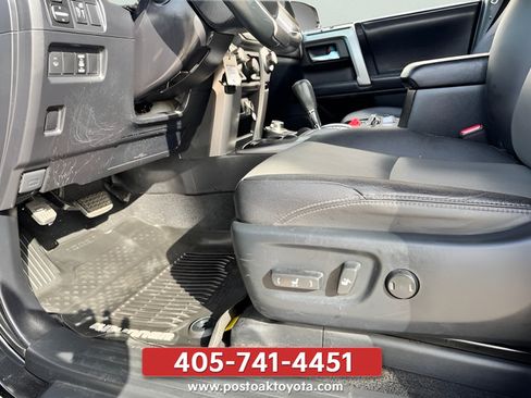 Used 2018 Toyota 4Runner SR5 Premium AWD/4WD image 28
