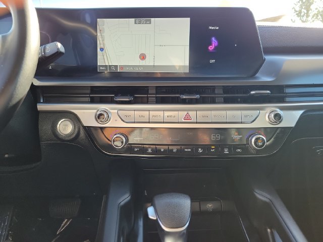 Used 2023 Kia Telluride LX FWD image 15