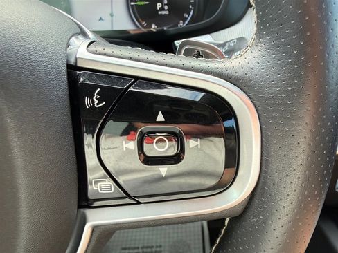 Used 2019 Volvo XC60 T8 R-Design w/ Advanced Package image 18