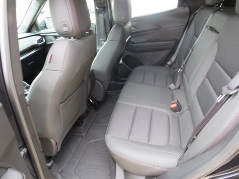 Used 2022 Chevrolet TrailBlazer RS w/ Technology Package image 8