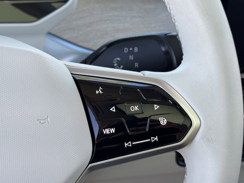 Used 2025 Volkswagen ID. Buzz 1st Edition image 20