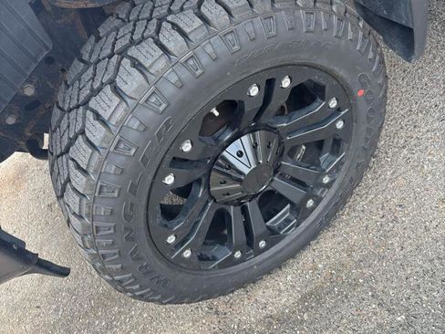 Used 2016 Nissan Titan Platinum Reserve image 40