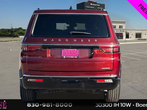 Used 2024 Jeep Wagoneer Series II w/ Flexible Seating Group RWD image 4