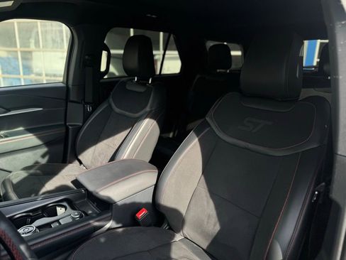 Used 2025 Ford Explorer ST w/ Sun And Sound Package image 18