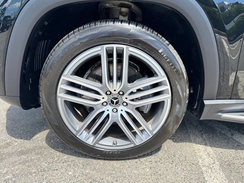 Used 2024 Mercedes-Benz GLS 450 4MATIC image 3